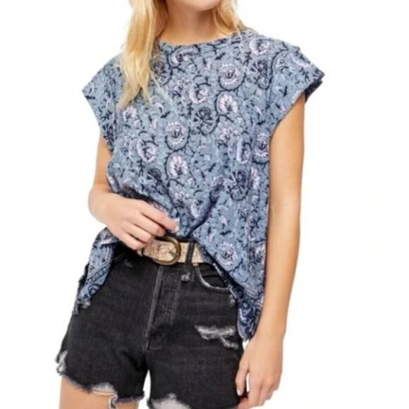 NWT Free People High Tide Printed Tee Chambray Combo S OB1116404 - Picture 1 of 8